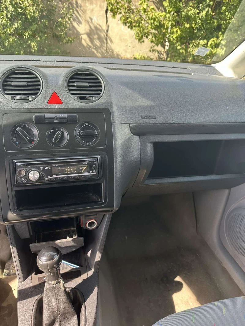 VW Caddy, снимка 6 - Автомобили и джипове - 47656979