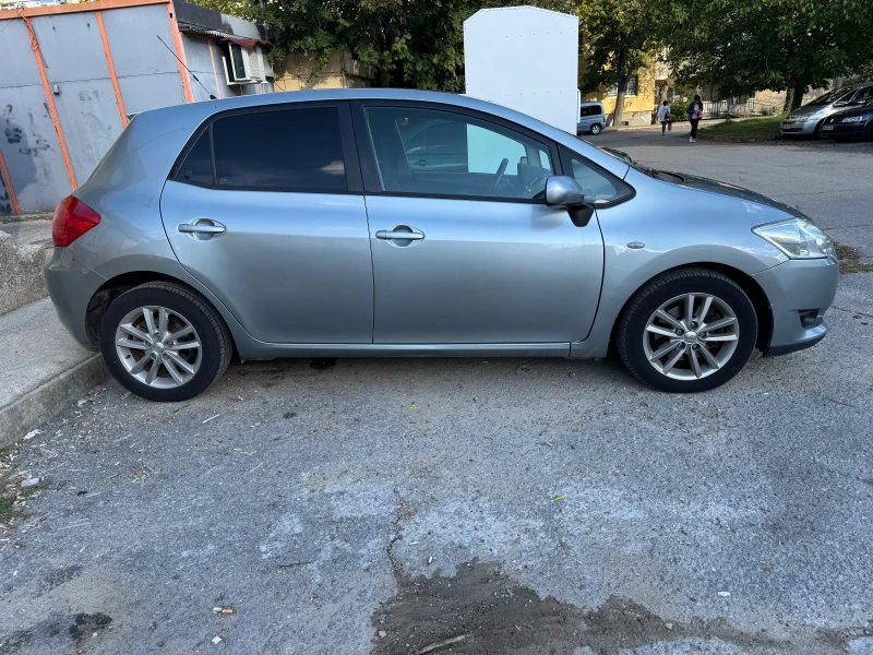 Toyota Auris 2.0 D4D, снимка 4 - Автомобили и джипове - 47569192