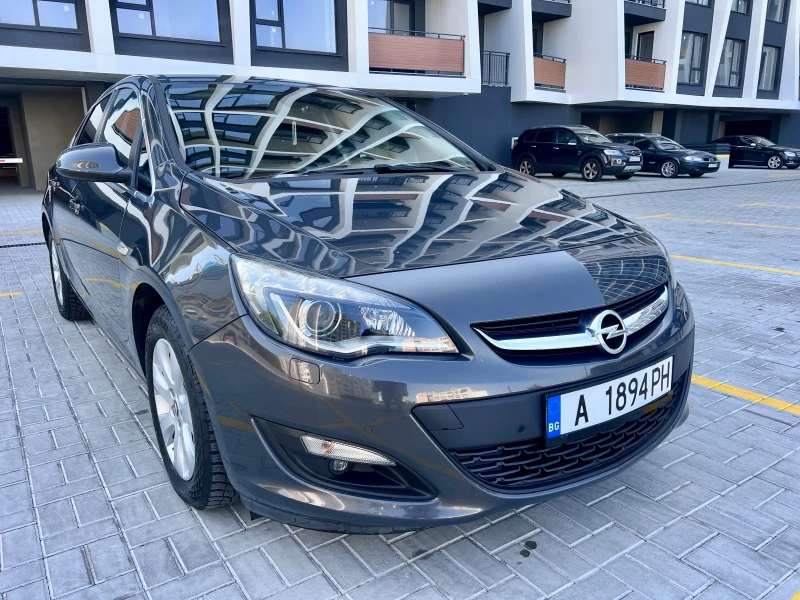 Opel Astra 1.6/НАВИ/ЗАВИВАЩИ ФАРОВЕ/ПАРКТРОНИЦИ, снимка 1 - Автомобили и джипове - 47633953