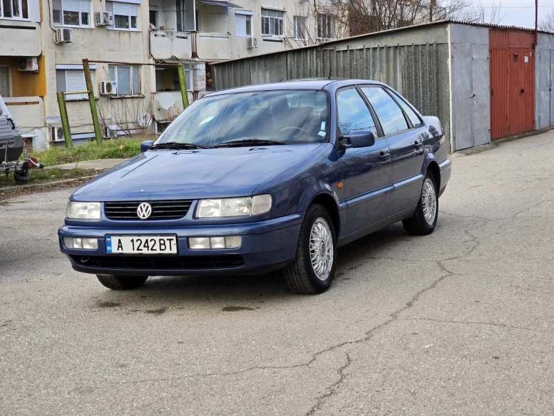 VW Passat, снимка 1 - Автомобили и джипове - 48286026