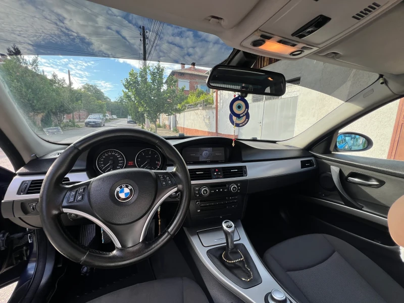 BMW 330, снимка 13 - Автомобили и джипове - 48626329