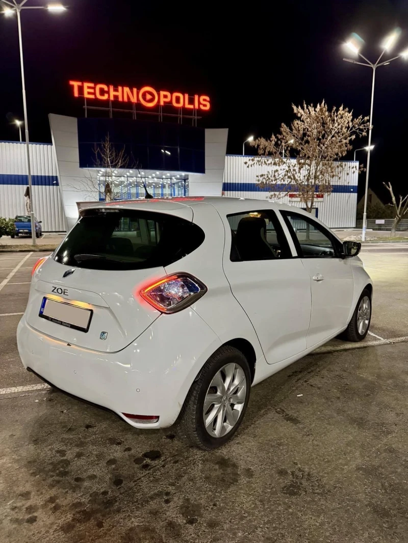 Renault Zoe, снимка 3 - Автомобили и джипове - 48846223