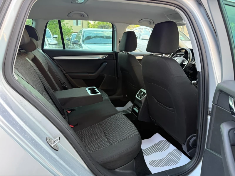 Skoda Octavia 1.4TSI G-TEC NAVI, снимка 14 - Автомобили и джипове - 50168567