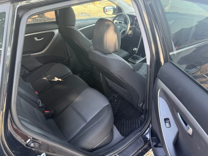 Hyundai I30 1.6 CRDI, снимка 9 - Автомобили и джипове - 51336752