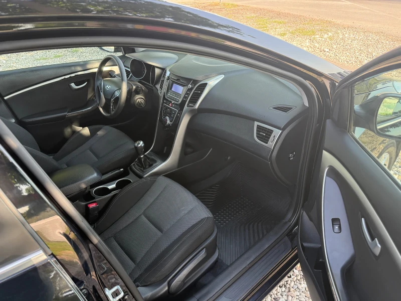 Hyundai I30 1.6 CRDI, снимка 10 - Автомобили и джипове - 51336752