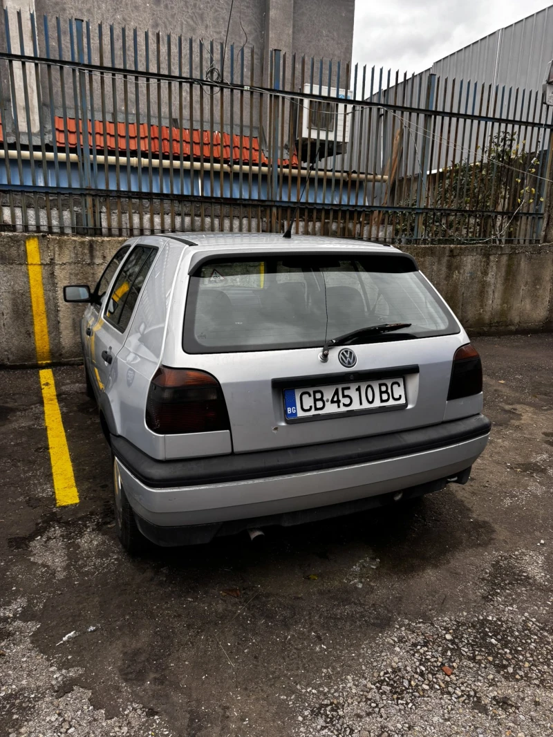 VW Golf, снимка 3 - Автомобили и джипове - 52651607