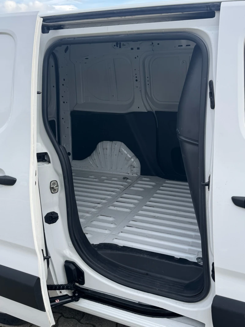 Toyota Proace City  1.5D 75КС , 67000КМ  УНИКАТ EURO 6 , АВТОПИЛОТ, снимка 8 - Автомобили и джипове - 53103710