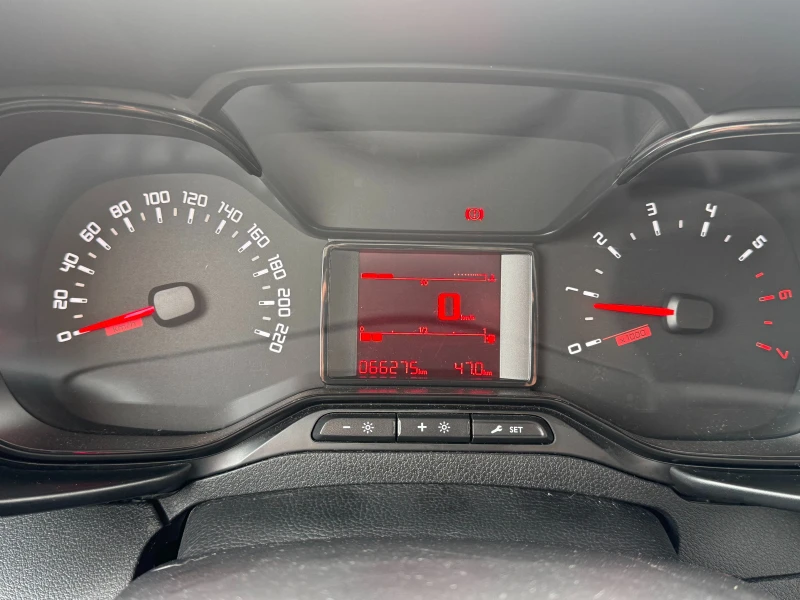 Toyota Proace City  1.5D 75КС , 67000КМ  УНИКАТ EURO 6 , АВТОПИЛОТ, снимка 13 - Автомобили и джипове - 53103710