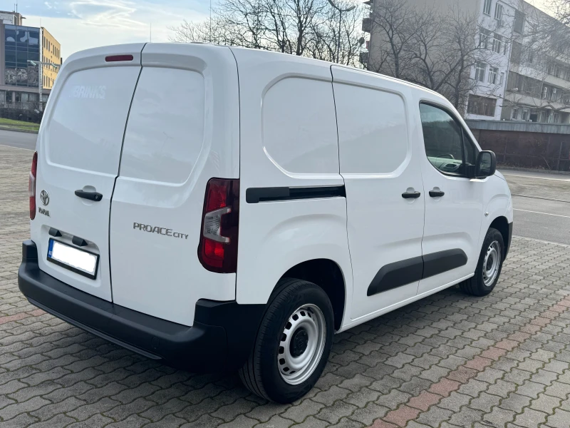 Toyota Proace City  1.5D 75КС , 67000КМ  УНИКАТ EURO 6 , АВТОПИЛОТ, снимка 5 - Автомобили и джипове - 53103710