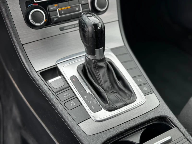 VW Passat 1.4 TSI- метан АВТОМАТИК 150кс, снимка 14 - Автомобили и джипове - 53293260