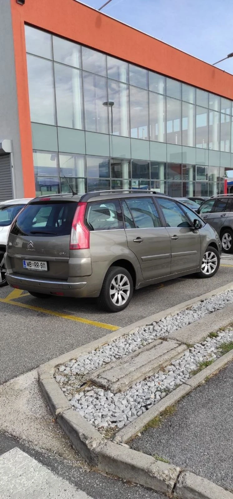 Citroen Grand C4 Picasso 1.6HDI 112кс 7места, снимка 7 - Автомобили и джипове - 48534811