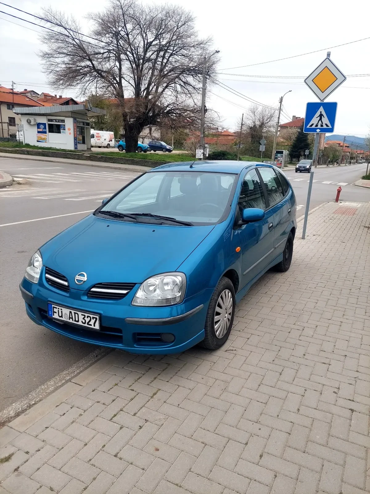 Nissan Almera tino Tino - изображение 9