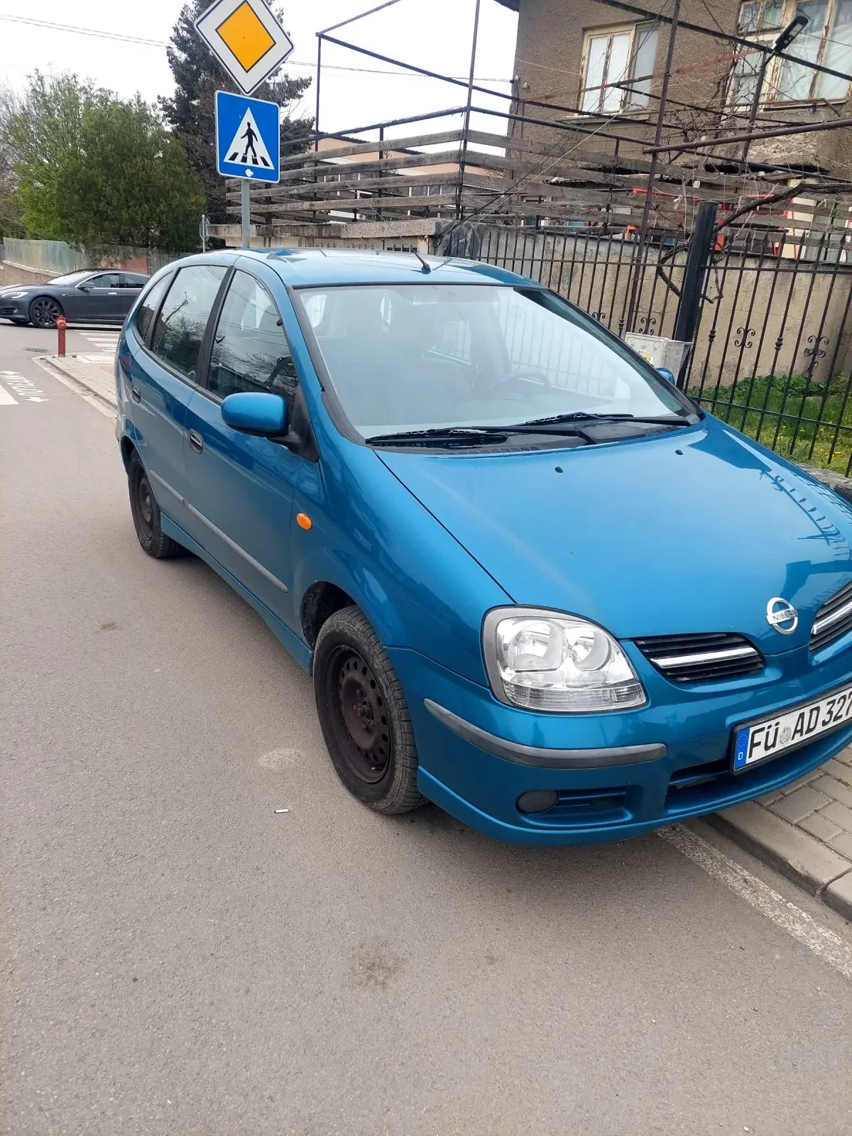 Nissan Almera tino Tino - изображение 10