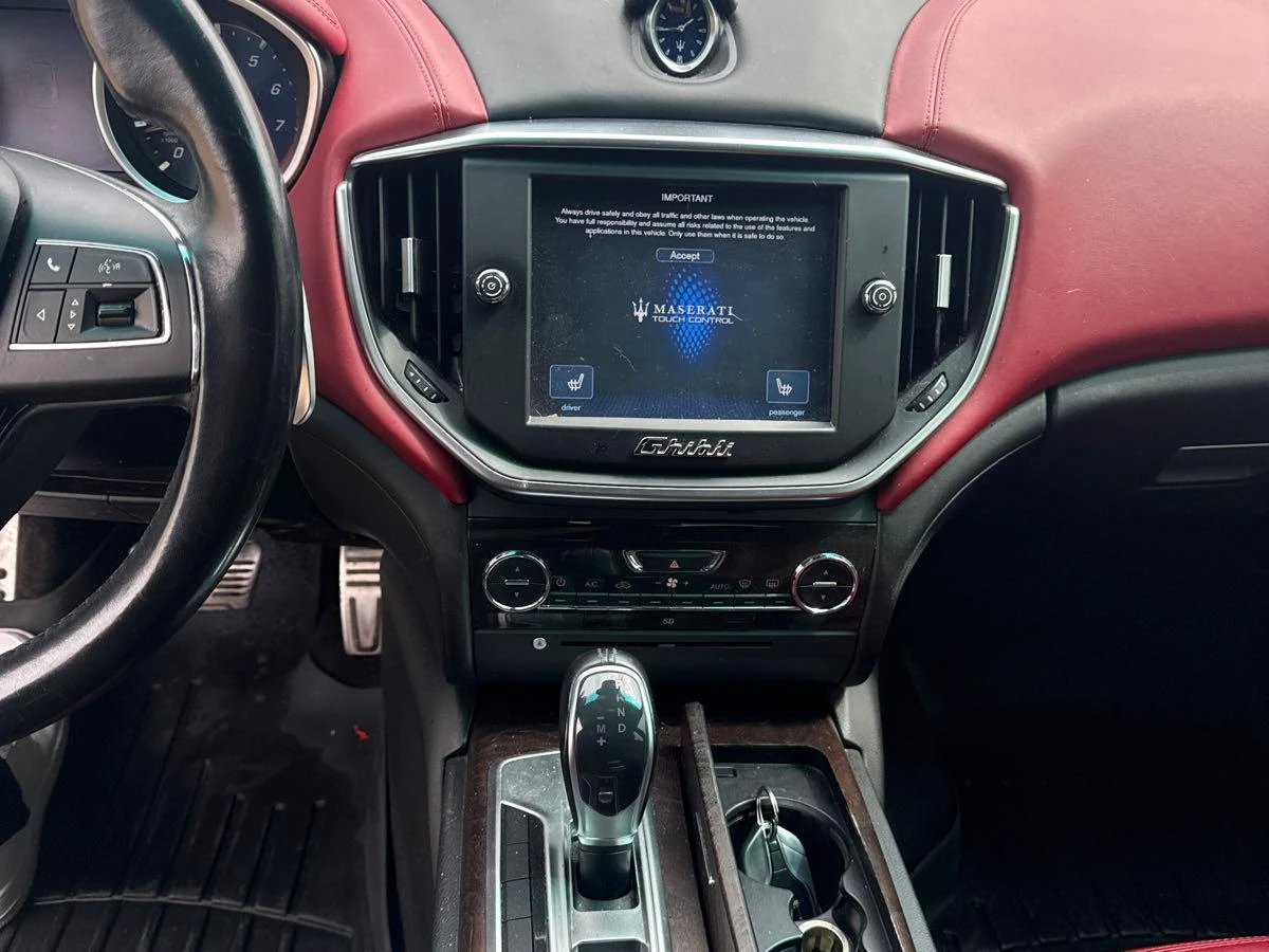 Maserati Ghibli S Q4 * CARFAX* ОПЦИЯ ЗА ФИНАНСИРАНЕ*  - изображение 5