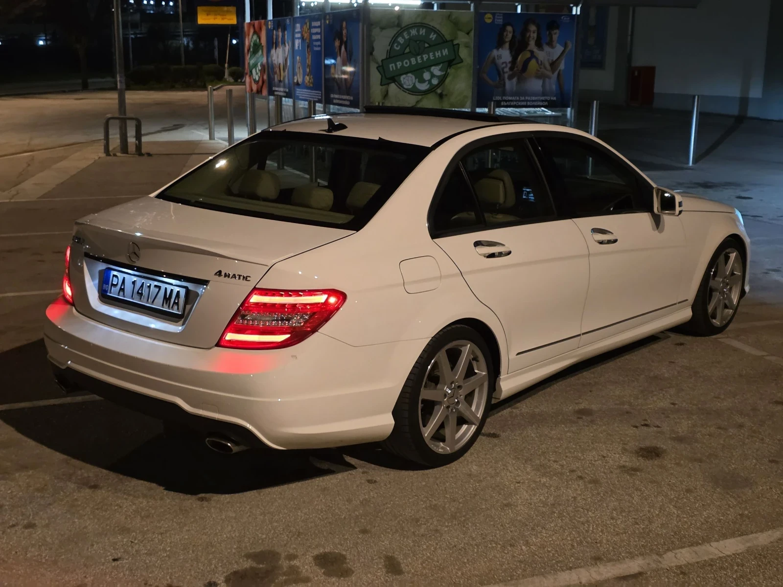 Mercedes-Benz C 300 4-MATIC 120 000 km, снимка 8 - Автомобили и джипове - 53538349