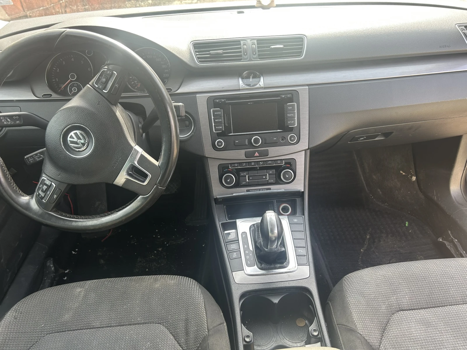 VW Passat 1.4TFSI DSG - изображение 9