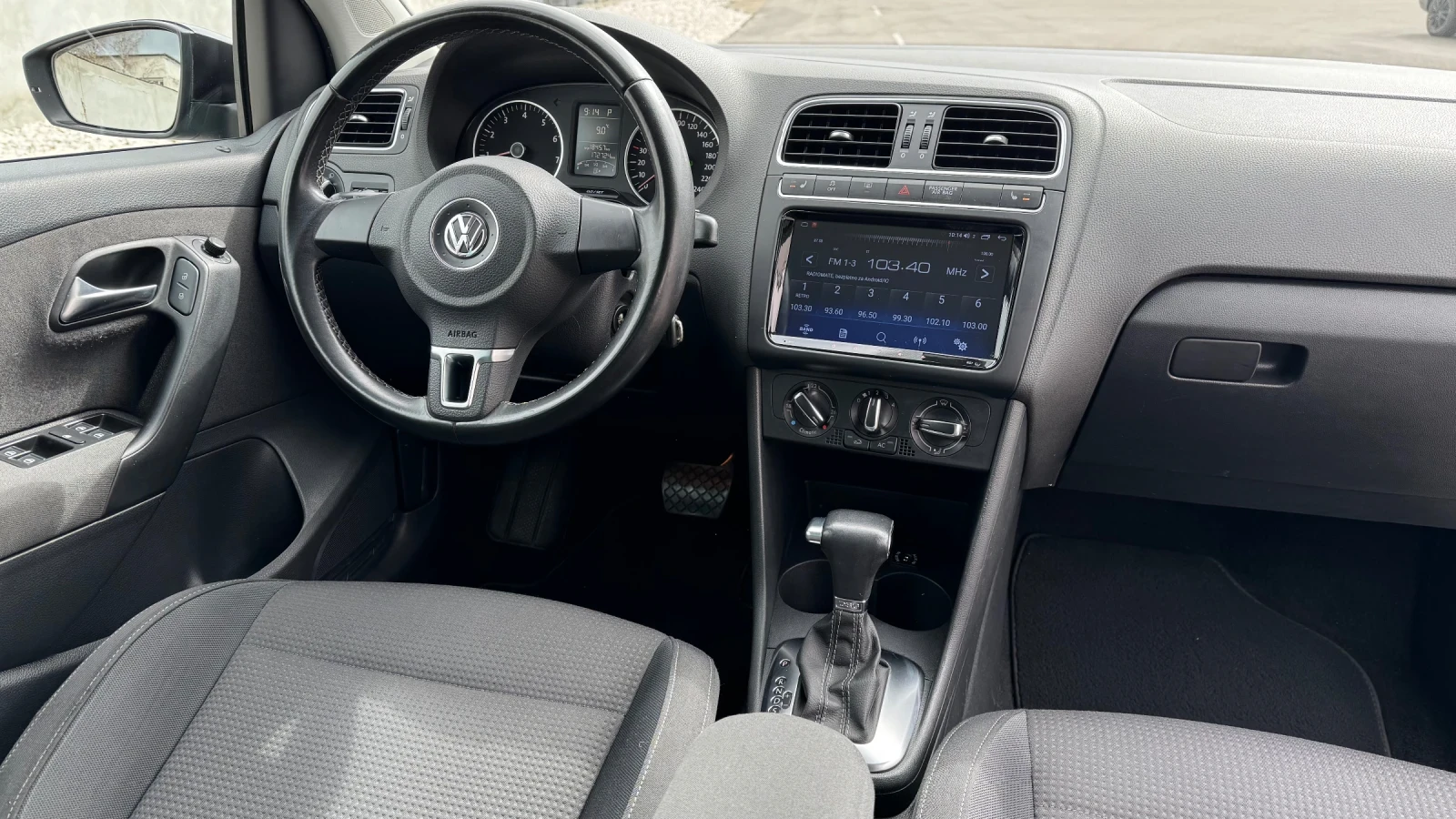 VW Polo 1.4i Automat , снимка 7 - Автомобили и джипове - 54042496