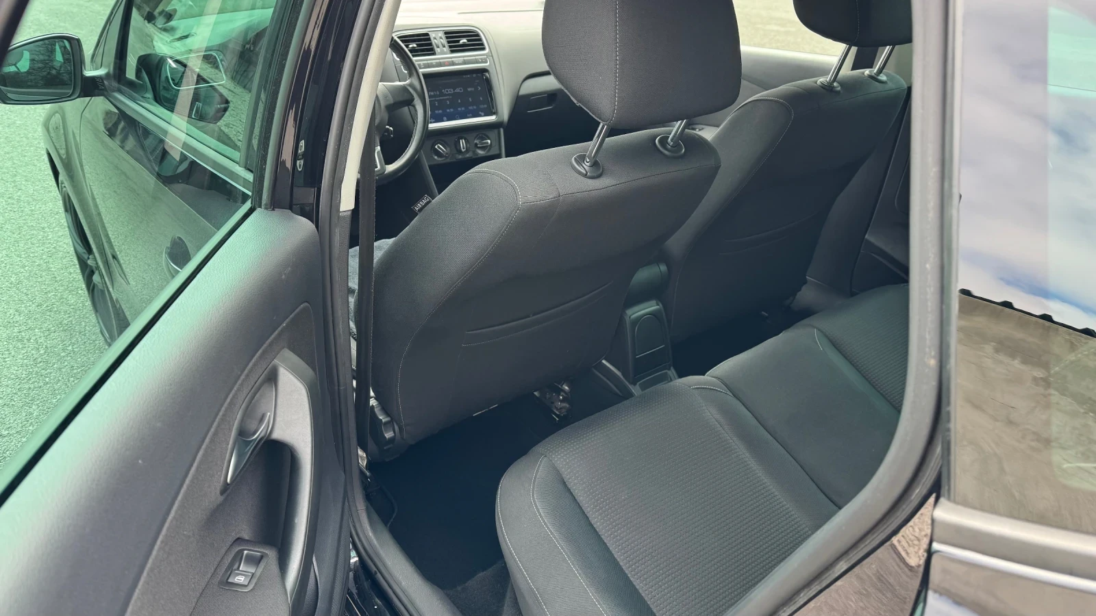 VW Polo 1.4i Automat , снимка 9 - Автомобили и джипове - 54042496