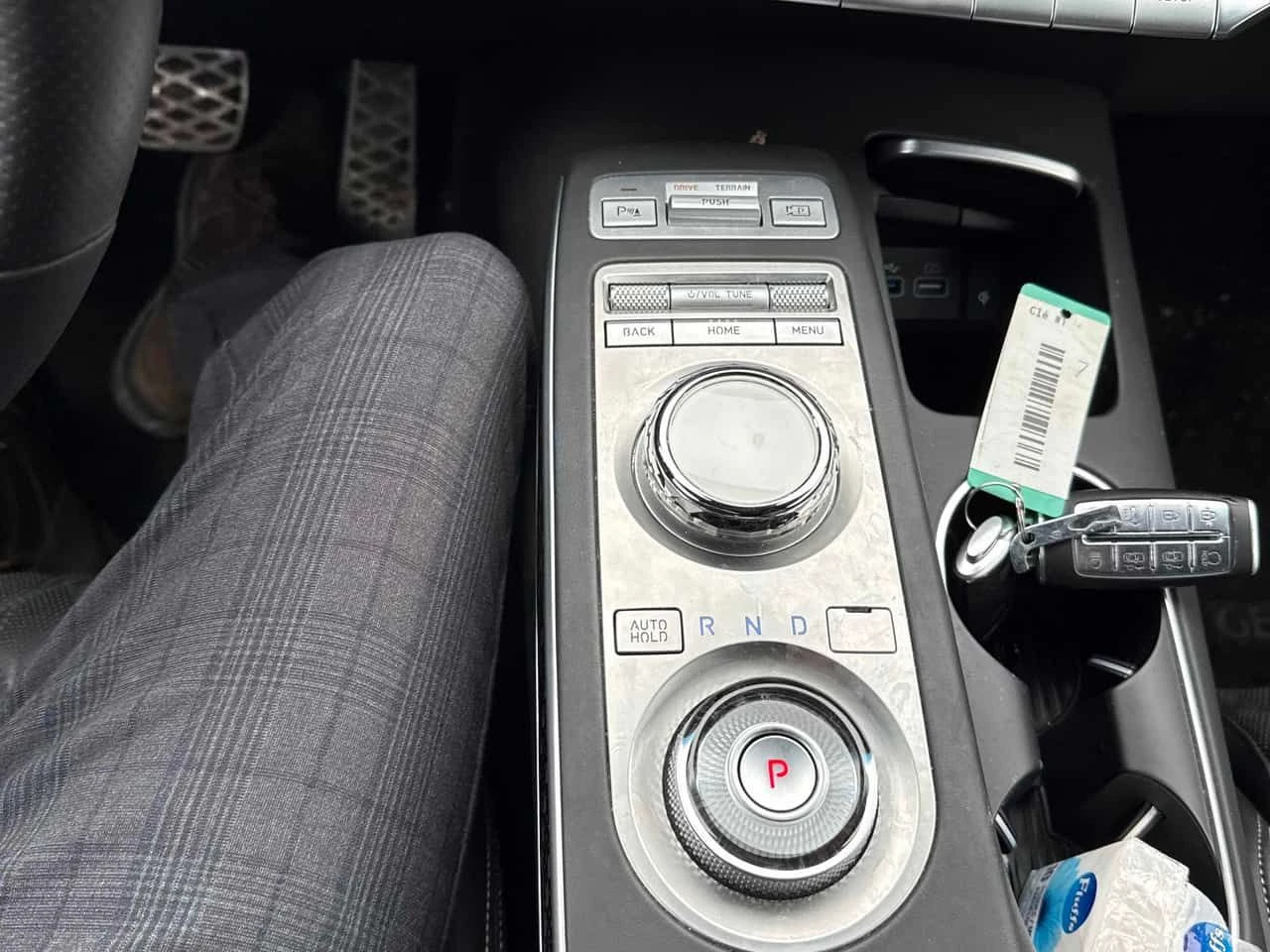 Genesis GV70 * 3.5T Sport Plus * DISTRONIC* ОБДУХВАНЕ* ПАНОРАМА, снимка 12 - Автомобили и джипове - 54210341