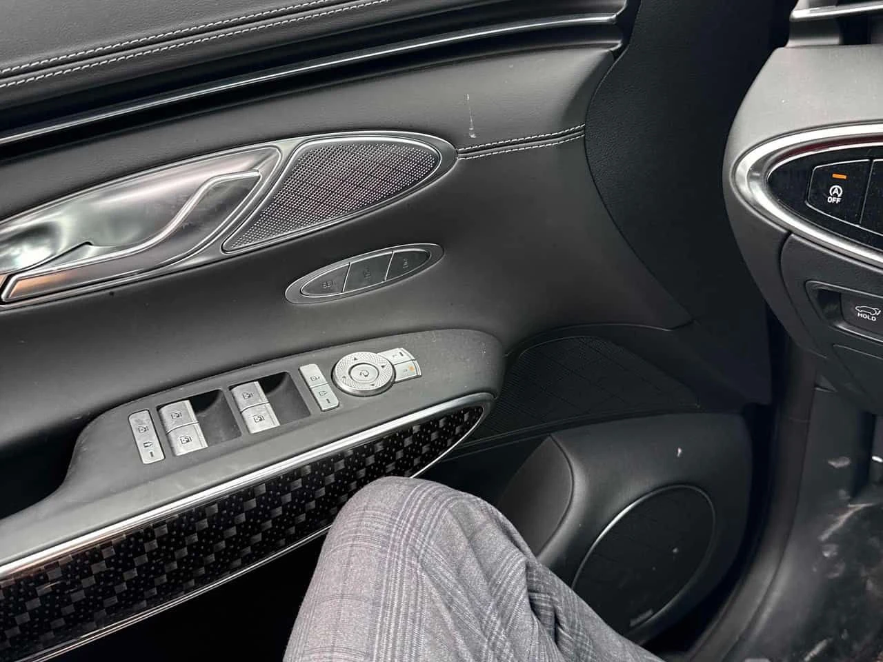 Genesis GV70 * 3.5T Sport Plus * DISTRONIC* ОБДУХВАНЕ* ПАНОРАМА, снимка 16 - Автомобили и джипове - 54210341