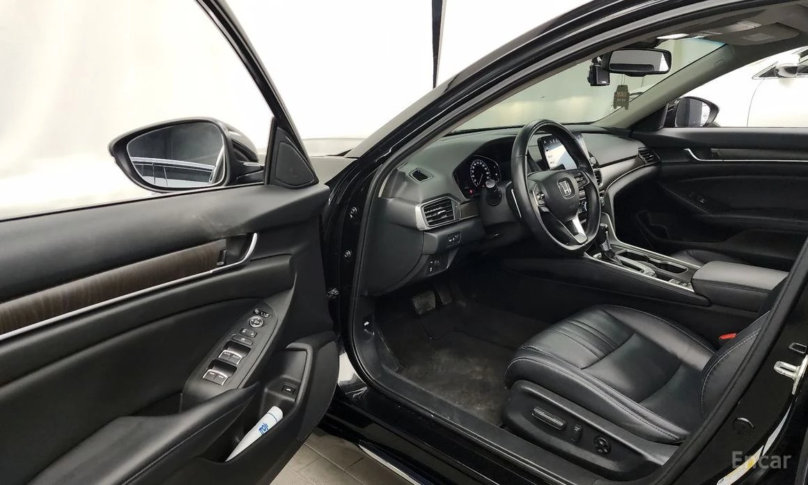 Honda Accord * 1.5T* ШИБИДАХ* КАМЕРИ* ПОДГРЕВ* KEYLESS* , снимка 8 - Автомобили и джипове - 54260516