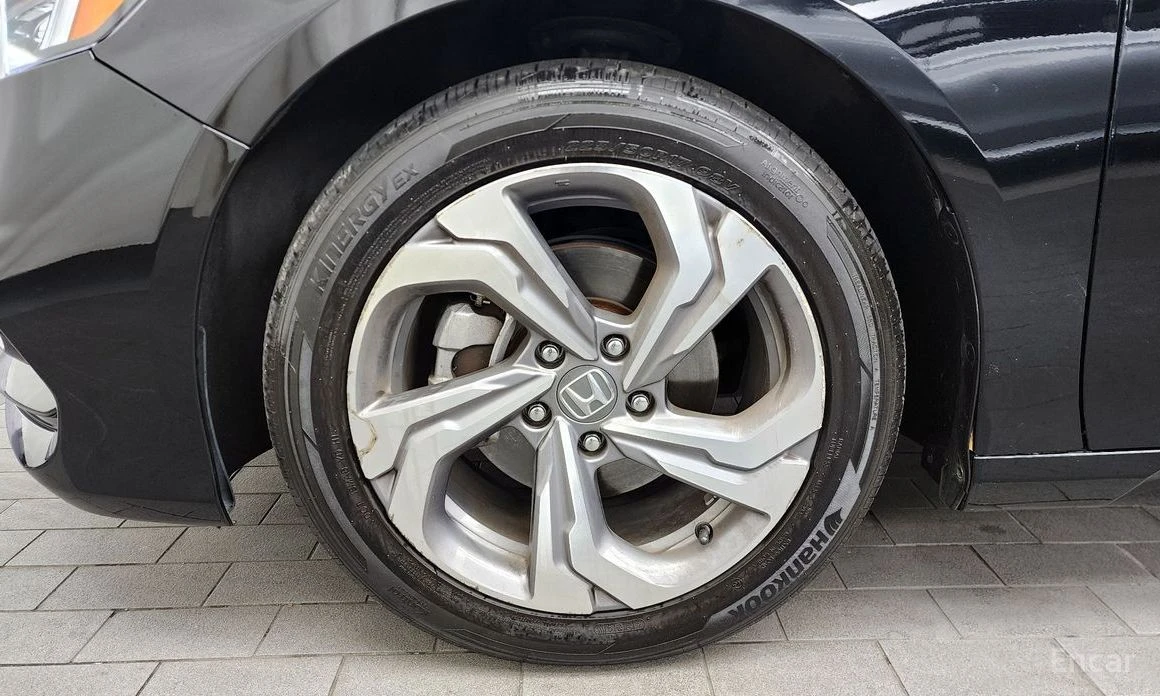 Honda Accord * 1.5T* ШИБИДАХ* КАМЕРИ* ПОДГРЕВ* KEYLESS* , снимка 13 - Автомобили и джипове - 54260516