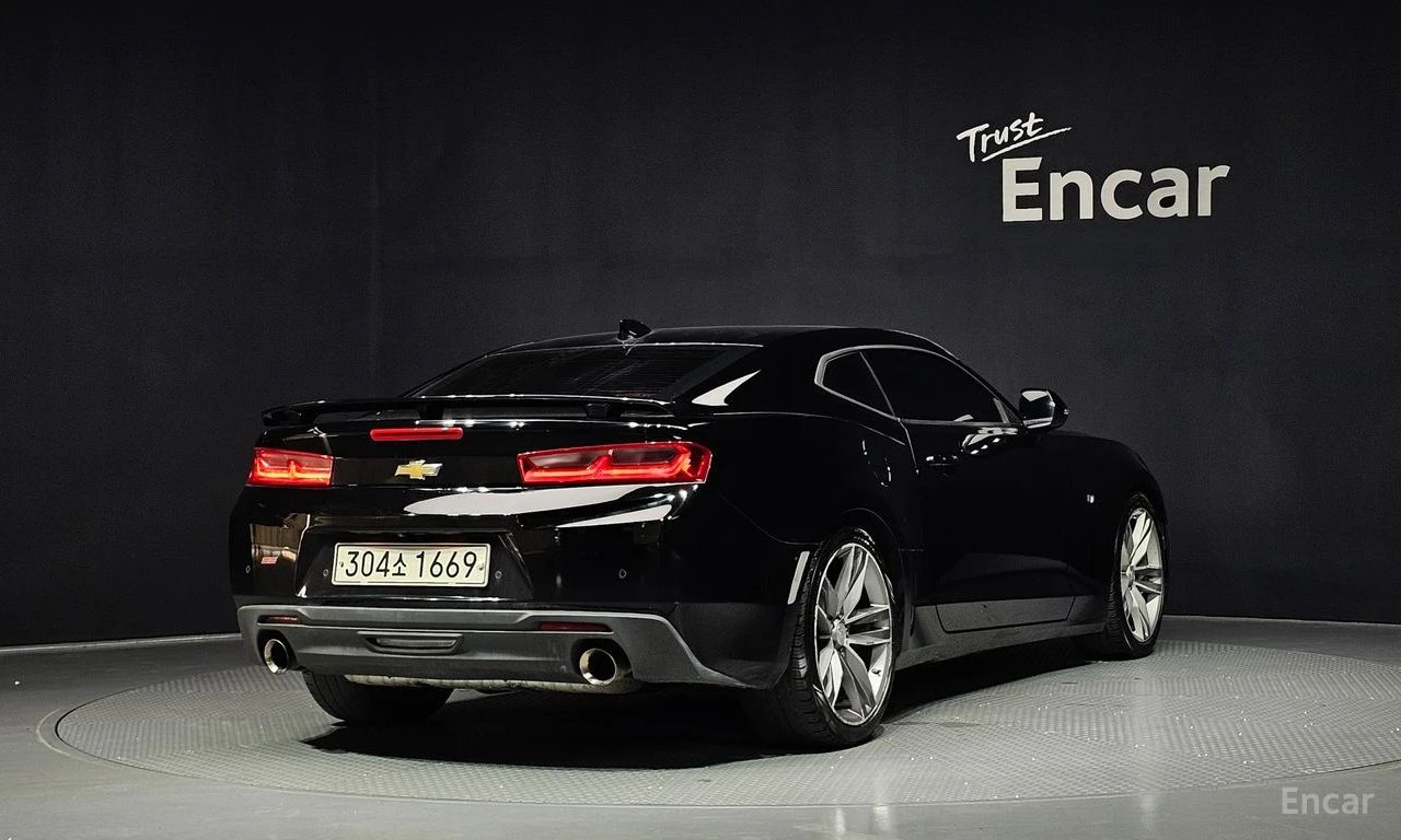 Chevrolet Camaro SS* 6.2* V8* ПОДГРЕВ* ОБДУХВАНЕ* КАМЕРА* КЕЙЛЕС* , снимка 2 - Автомобили и джипове - 55029678