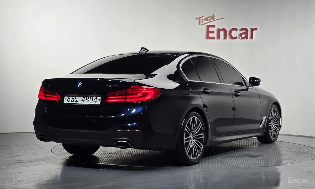 BMW 530 ОБДУХВАНЕ * 360 КАМЕРА * АВТОКРЕДИТ * HEAD-UP, снимка 3 - Автомобили и джипове - 55234062