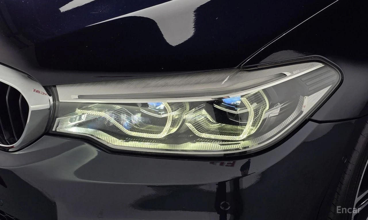BMW 530 ОБДУХВАНЕ * 360 КАМЕРА * АВТОКРЕДИТ * HEAD-UP, снимка 8 - Автомобили и джипове - 55234062