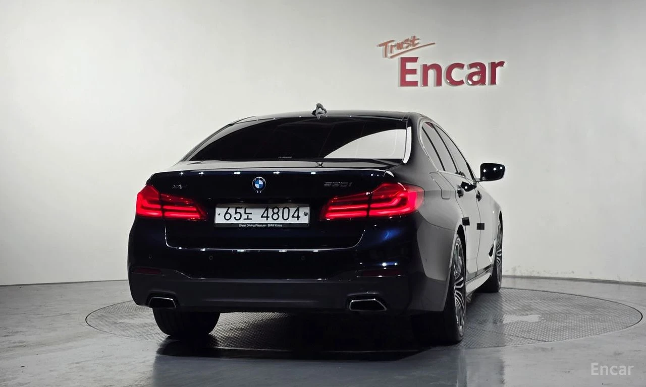 BMW 530 ОБДУХВАНЕ * 360 КАМЕРА * АВТОКРЕДИТ * HEAD-UP, снимка 5 - Автомобили и джипове - 55234062