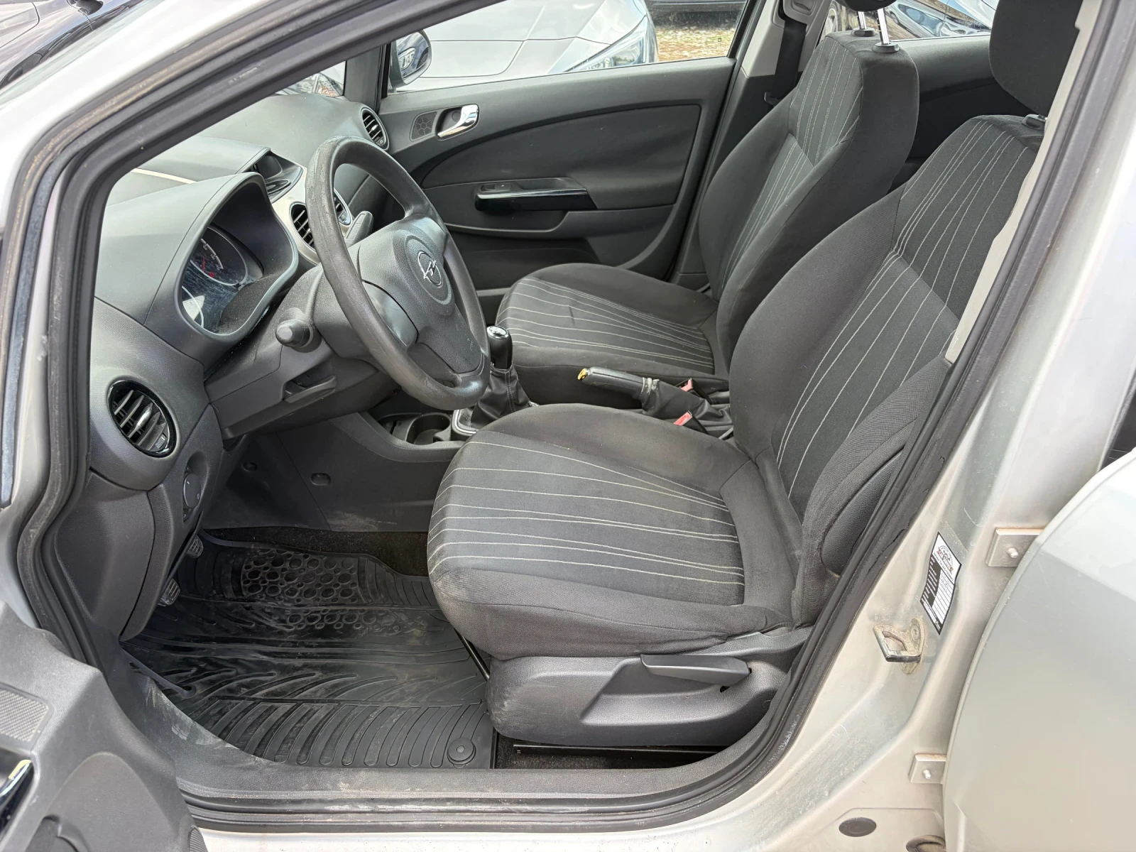 Opel Corsa 1.3 80�� | Mobile.bg � ����������� 9