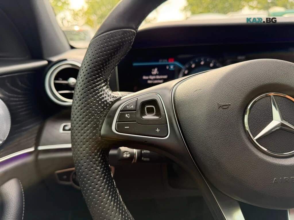 Mercedes-Benz E 400 AMG* DIGITAL* ОБДУХВАНЕ* ПАМЕТ* ПОДГРЕВ* ПАНО, снимка 13 - Автомобили и джипове - 56083935
