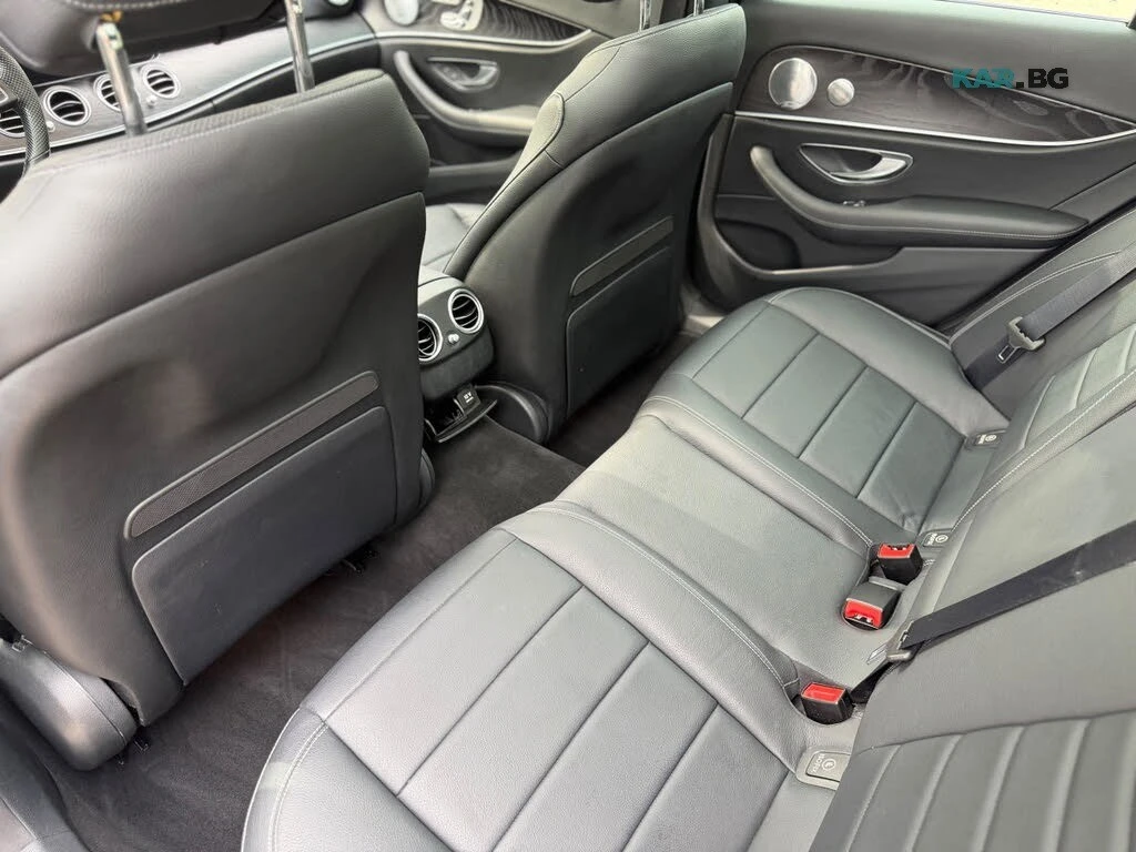 Mercedes-Benz E 400 AMG* DIGITAL* ОБДУХВАНЕ* ПАМЕТ* ПОДГРЕВ* ПАНО, снимка 10 - Автомобили и джипове - 56083935