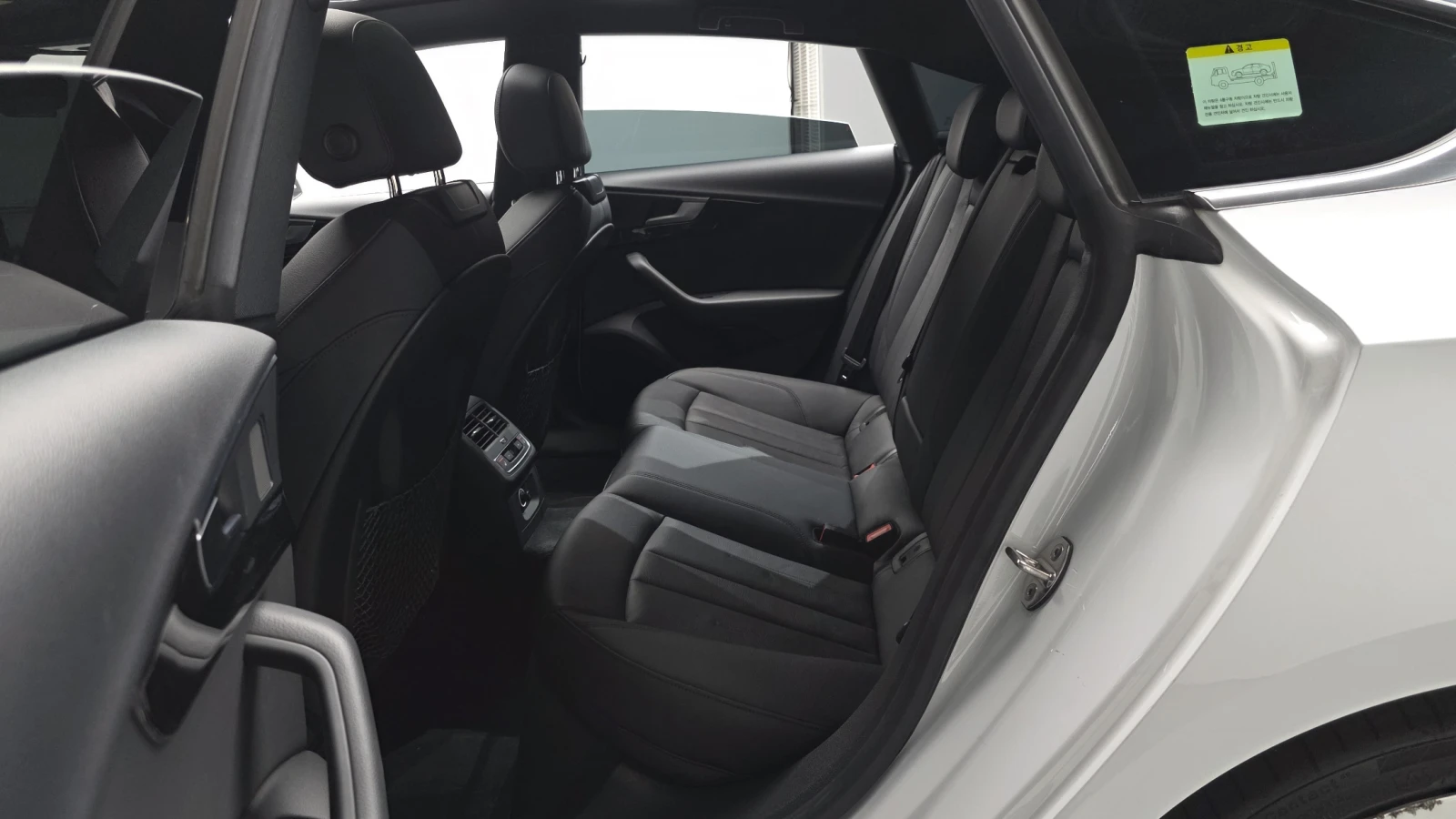 Audi A5 2020* LED* DIS* HUD* ПОДГРЕВ* КАМЕРА* СОБСТВЕН ЛИЗ, снимка 15 - Автомобили и джипове - 56180352