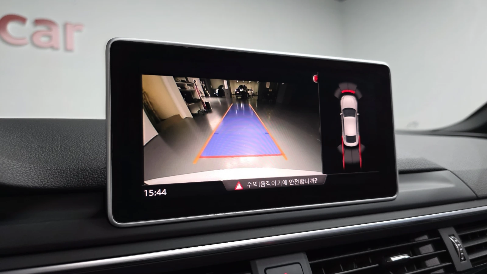 Audi A5 2020* LED* DIS* HUD* ПОДГРЕВ* КАМЕРА* СОБСТВЕН ЛИЗ, снимка 12 - Автомобили и джипове - 56180352