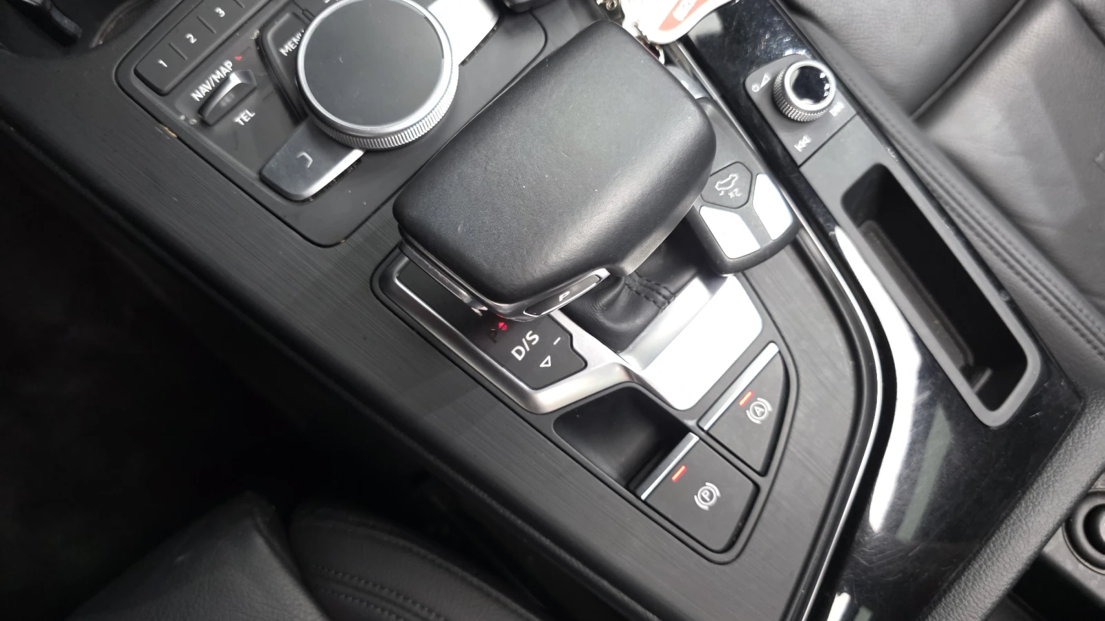 Audi A5 2020* LED* DIS* HUD* ПОДГРЕВ* КАМЕРА* СОБСТВЕН ЛИЗ, снимка 13 - Автомобили и джипове - 56180352