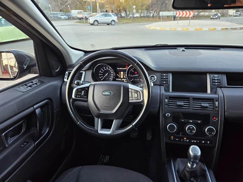 Land Rover Discovery Sport 2.0D, 150к.с., Пълна сервизна история!, снимка 10 - Автомобили и джипове - 47876936