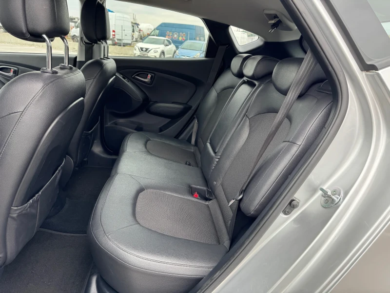 Hyundai IX35 1.7 CRDI 2WD XPOSSIBLE - KEYLESS/ CAMERA/ ПОДГРЕВ, снимка 12 - Автомобили и джипове - 52043583
