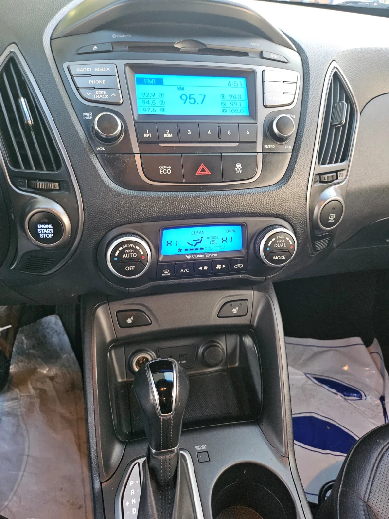 Hyundai Tucson 2.0 EVGT, снимка 10 - Автомобили и джипове - 52393682