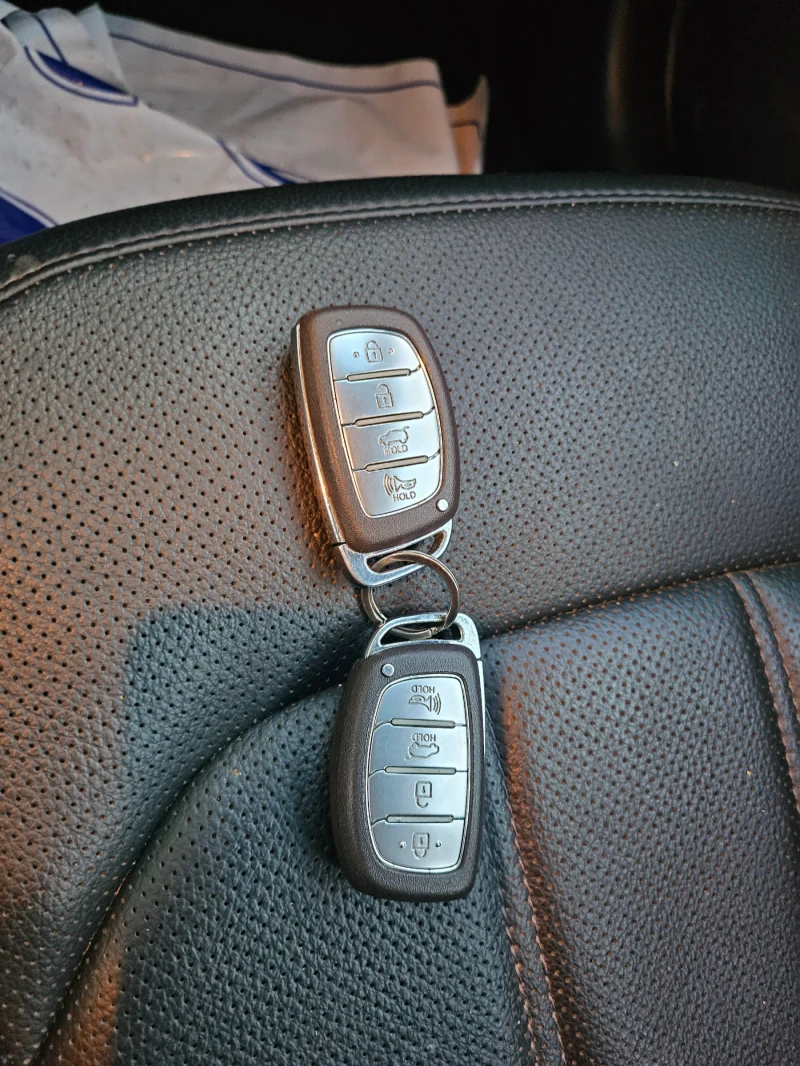 Hyundai Tucson 2.0 EVGT, снимка 14 - Автомобили и джипове - 52393682