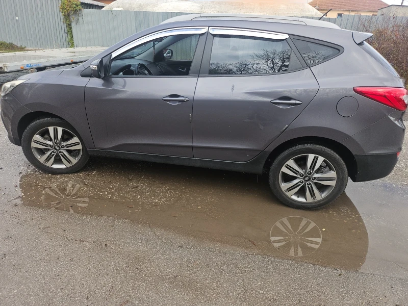 Hyundai Tucson 2.0 EVGT, снимка 2 - Автомобили и джипове - 52393682