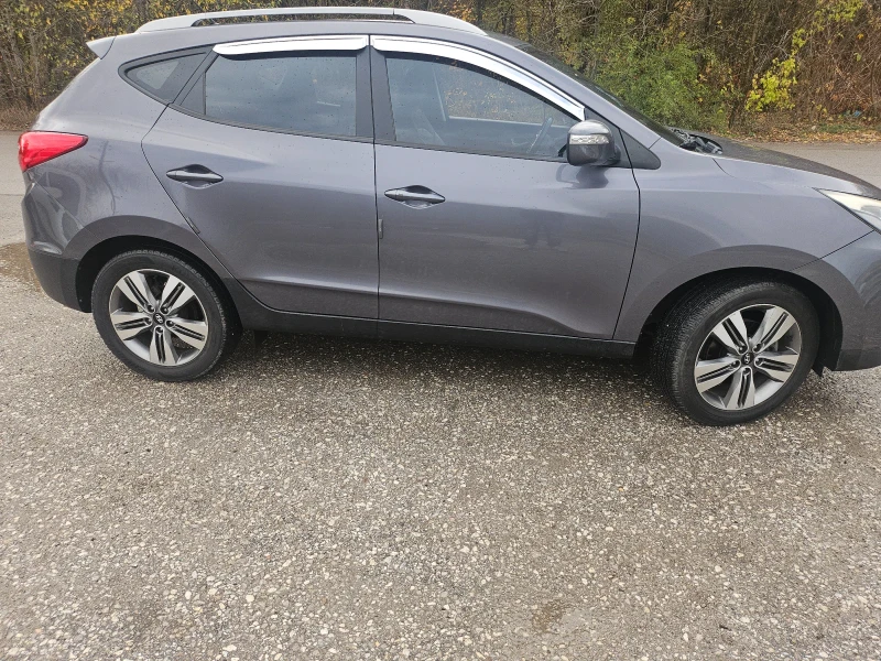 Hyundai Tucson 2.0 EVGT, снимка 4 - Автомобили и джипове - 52393682