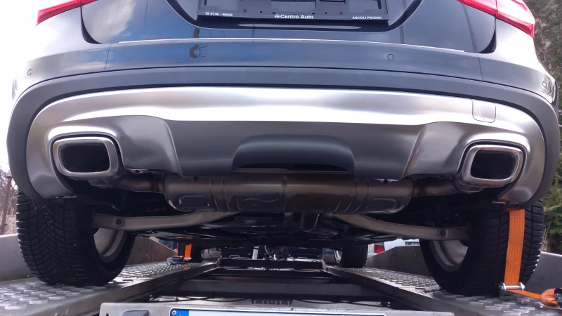 Mercedes-Benz GLA 200, снимка 4 - Автомобили и джипове - 53336259