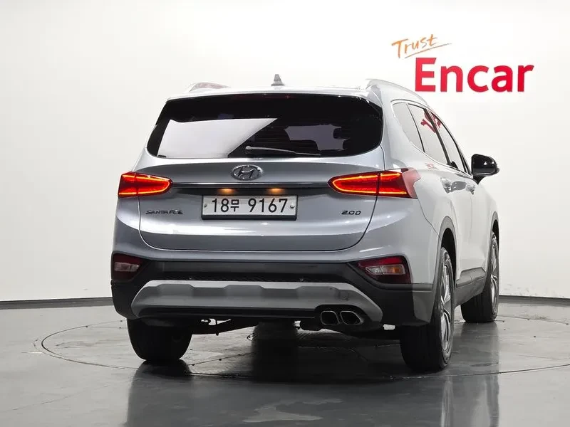 Hyundai Santa fe 2.0 2WD EXCLUSIVE, снимка 4 - Автомобили и джипове - 55801167