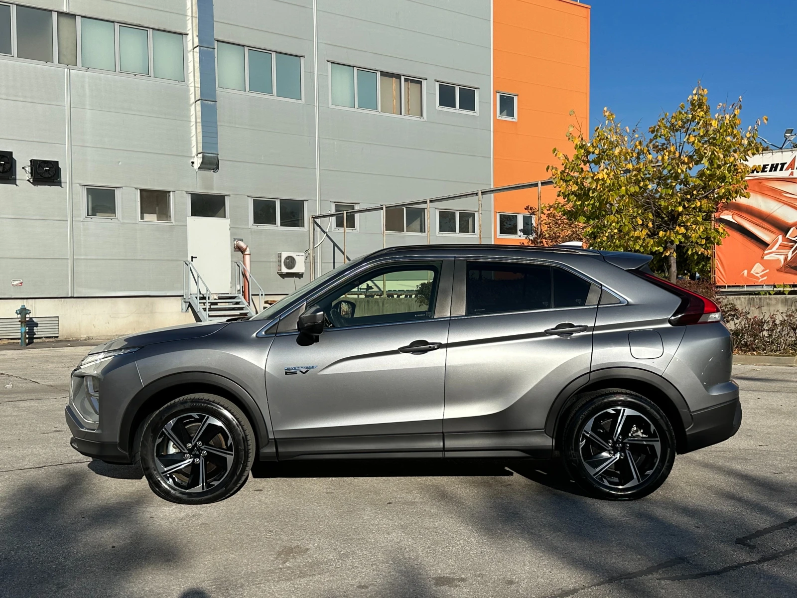 Mitsubishi Eclipse Cross 2.4i Plug In Hybrid - изображение 2