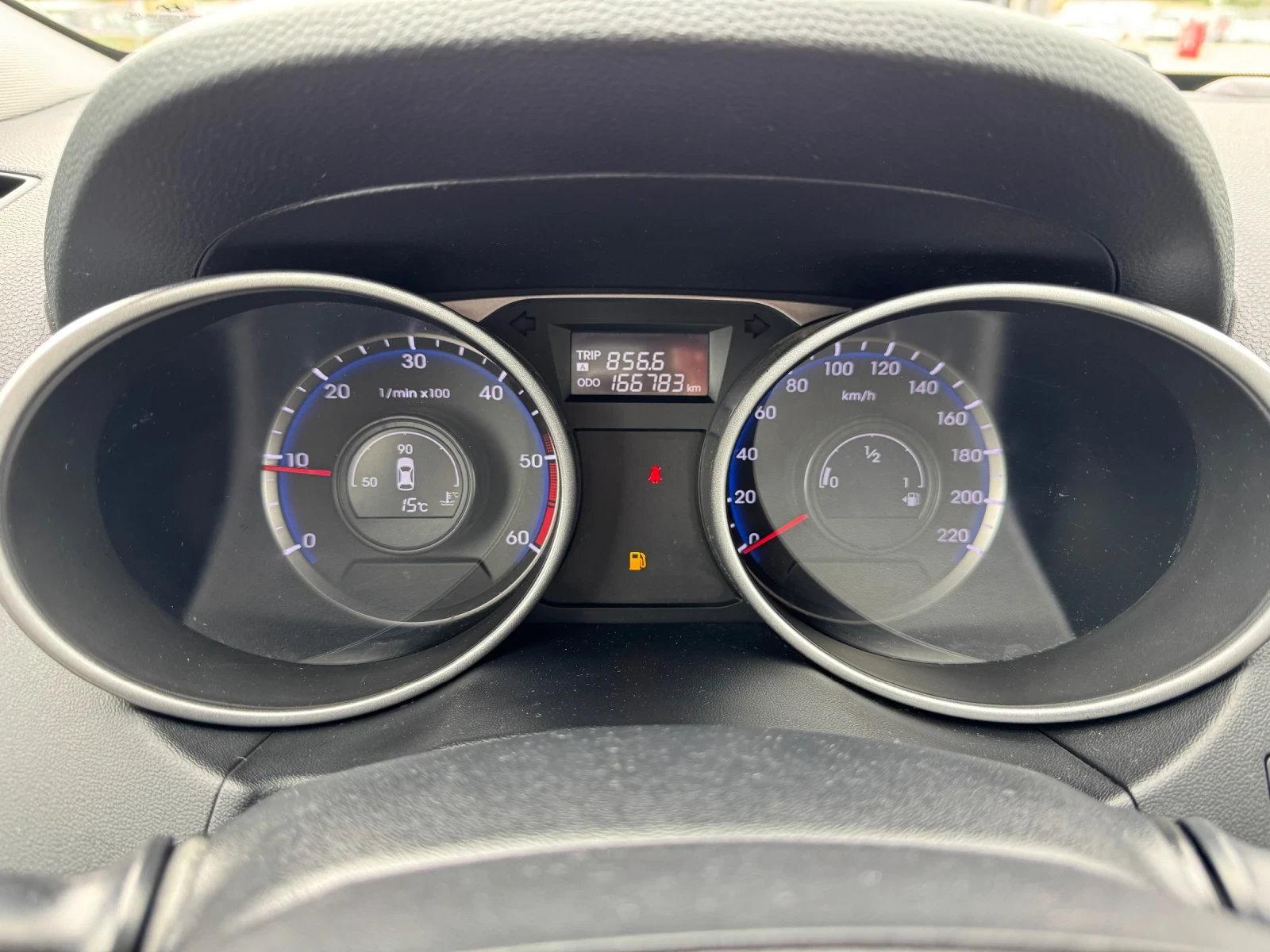 Hyundai IX35 1.7 CRDI 2WD XPOSSIBLE - KEYLESS/ CAMERA/ ПОДГРЕВ - изображение 10