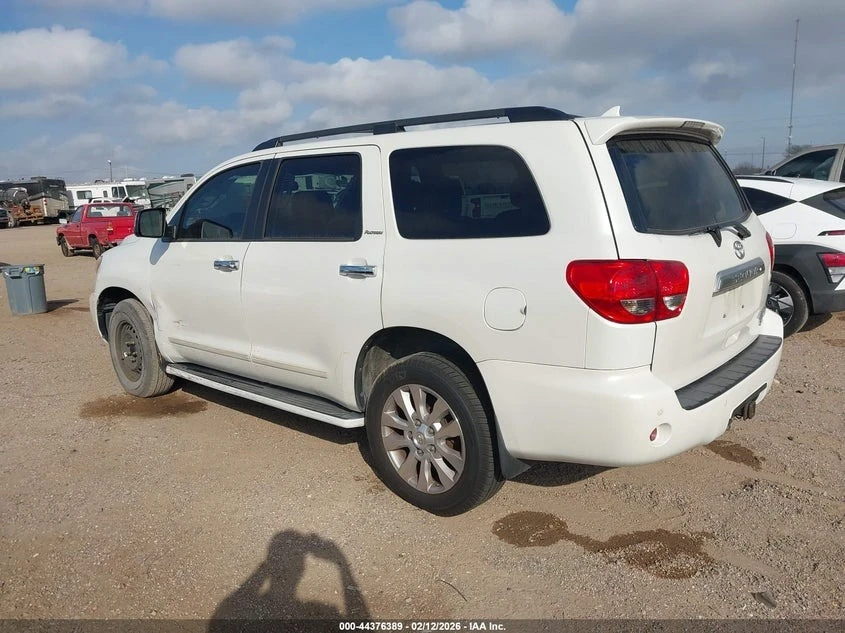 Toyota Sequoia 5.7 V8 * * PLATINUM * * CARFAX * * АВТО КРЕДИТ * *, снимка 4 - Автомобили и джипове - 53838230