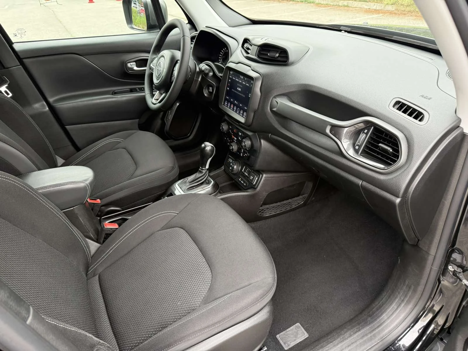 Jeep Renegade 4xe Plug-In Hybrid Limited 4x4, снимка 16 - Автомобили и джипове - 54580173