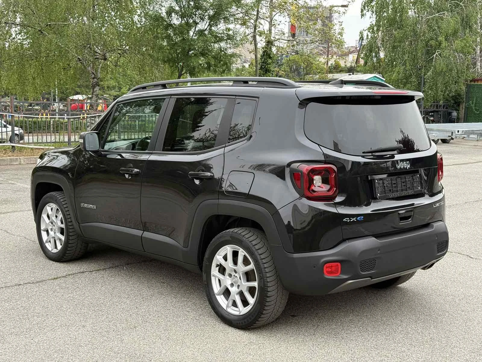 Jeep Renegade 4xe Plug-In Hybrid Limited 4x4, снимка 4 - Автомобили и джипове - 54580173