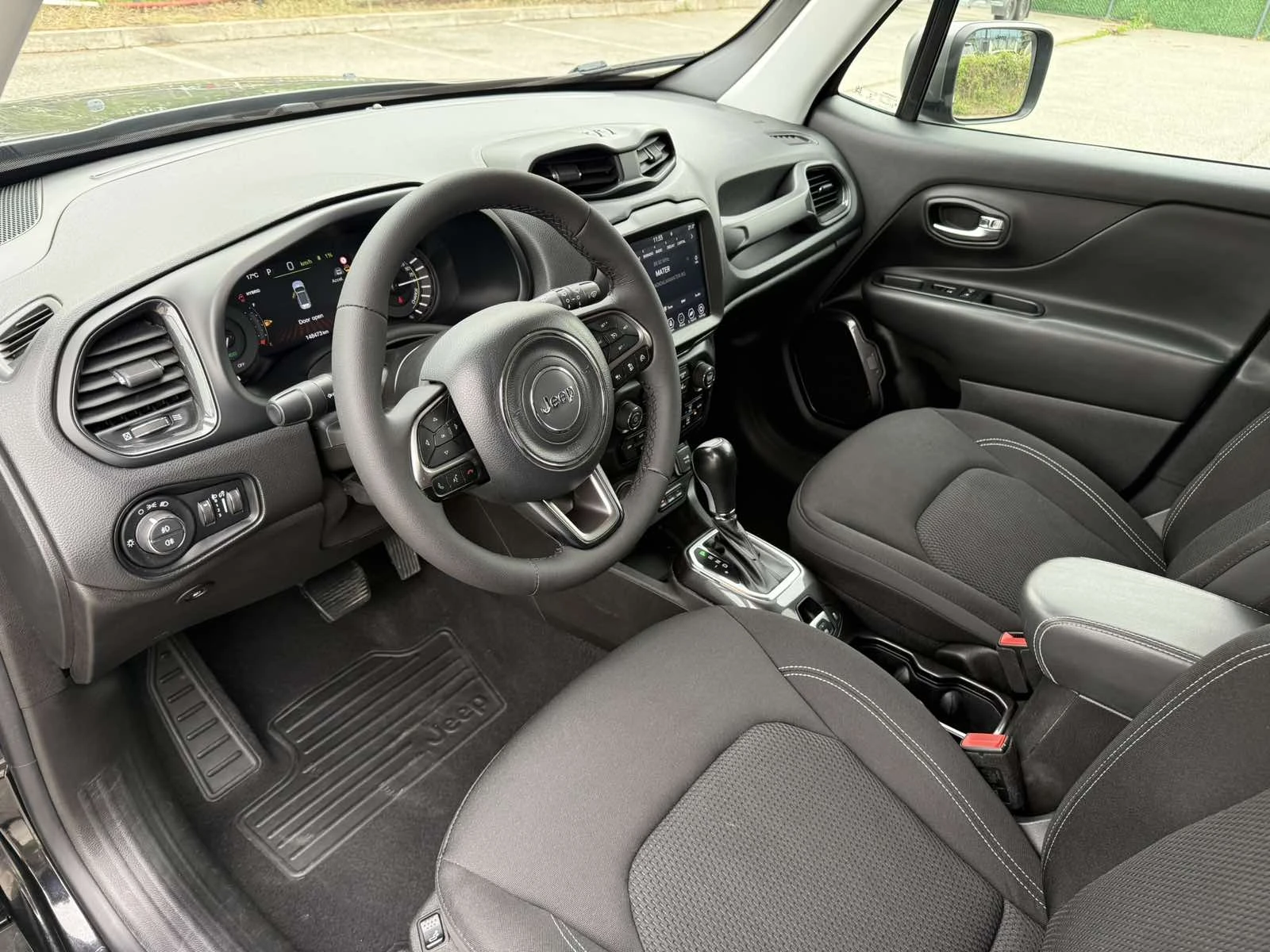 Jeep Renegade 4xe Plug-In Hybrid Limited 4x4, снимка 9 - Автомобили и джипове - 54580173